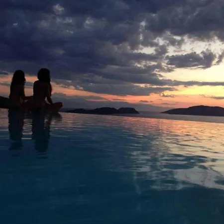 Melolia Estate * Thebes